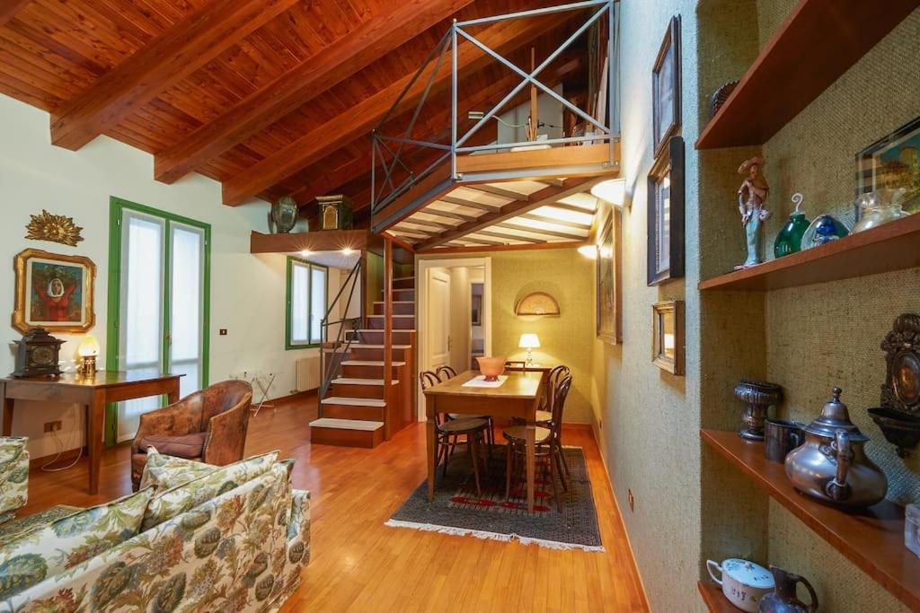Ca' Del Pittore In Dorsoduro, Elegant Fine Arts District Appartement *